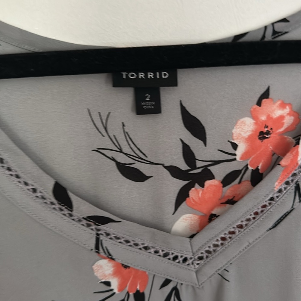 Torrid blouse - Picture 3 of 3